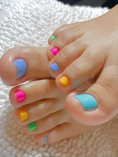 Simple Toe Nails, Unghie Nail Art, Gel Toe Nails, Toe Nail Color, Pretty Toe Nails, Cute Toe Nails, Summer Toe Nails, Summery Nails, Nails For Kids