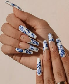 Artistic Nail Art Designs, Chinese Porcelain Nails, Porcelain Nails Design, Icle Nails, Chinoiserie Nails, Blue And White China Nails, Blue And White Floral Nails, Blue China Nails, Porcelain Nail Art