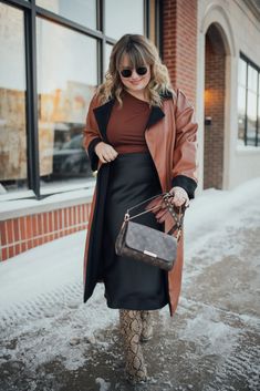 winter date night outfit long dress Winter Drinks Outfit, Night Out Outfit Plus Size, Night Outfits Plus Size, Drinks Outfits, Night Outfits Winter, Winter Date Outfits, Winter Date Night, Winter Date Night Outfits, Plus Size Winter Outfits