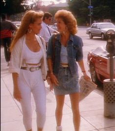 Late 1980s Fashion Women, Late 80s Early 90s Aesthetic, 80s Outfit Aesthetic Vintage, 80s It Girl Aesthetic, Late 80s Outfits, Late 80s Fashion Women, 80s Classy Fashion, 80s Summer Fashion Vintage, Soft 80s Aesthetic