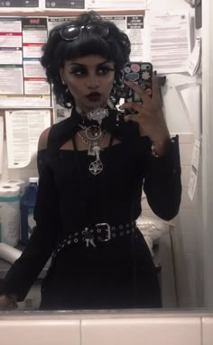 Goth Girl Aesthetic Outfit, Korean Goth, Wallpaper Goth, Pastel Goth Anime, Goth Girl Outfits, Asian Goth, Goth Girl Fashion, Black Goth Girl, Goth Girl Aesthetic