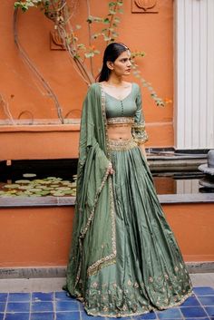 Engagement Details, Gown Designs, Nikkah Dress, Lehnga Dress, Desi Clothes, Indian Couture