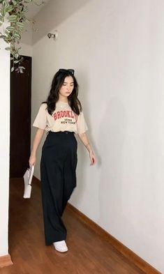 Pin on Ootd, Heels & Shoes Casual Summer College Outfits, College Outfits Ideas Summer, Korean Summer Fashion Aesthetic, Casual Outfits For College Summer, Korean Outfit Inspo Summer, Classy Errand Outfit, Ootd Ideas Simple Casual, Uni Fit Inspo Summer, Korean College Outfits Summer