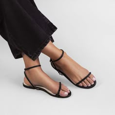 Vinci Shoes Fran Black Sandals Lauren Conrad Style, T Strap Flats, Bridal Sandals, Black Femininity, Stunning Shoes, Flat Slipper, Old Money Style, Girly Shoes, By The Beach