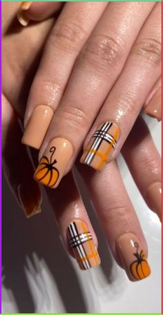 Fall Nails 2024 Pumpkin, Pumpkins Nails Design, French Tip Fall Nails Square, Pumpkin Design Nails, Short Pumpkin Nails, Pumpkin Gel Nails, Thanksgiving Themed Nails, Square Nail Designs Fall