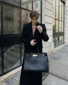 Mens Parisian Style, Georgenotfound Fanart, Business Chic Style, Yves Saint Laurent Men, Classy Suits, Men's Formal Style, Handbag Essentials, Gq Style, Concept Clothing