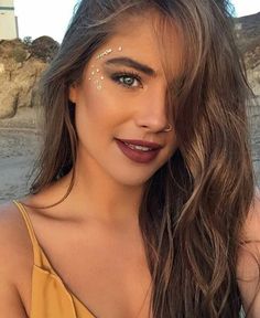 Coachella Make-up, Glitter Carnaval, Good Vibes Festival, Festival Makeup Rhinestones, Look Da Festival, Music Festival Makeup, Music Festival Wedding, Festival Makeup Rave