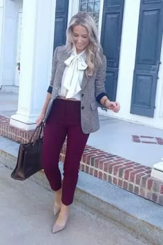 Burgundy Pants Outfit Work, Outfit Pantalon Vino, Wednesday Fall, Wide Leg Pants Outfit Work, Burgundy Pants Outfit, Maroon Pants Outfit, Slacks Outfit, Pants Outfit Work, Cute Office Outfits