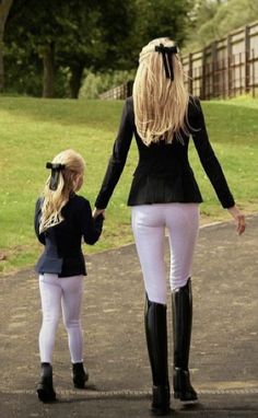 Old Money Mother Daughter, Old Money Children, Old Money Kids Outfits, Old Money Baby Outfits, Old Money Kids, Equestrian Aesthetic, Stile Hijab, Mommy Daughter