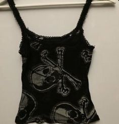 Goth Tops, Skull Tank Top, Goth Clothes, Skull Tank, Vintage Goth, Estilo Punk, Lip Service, Baggy Pants