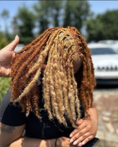 Medium Size Loc Styles Women, Ginger And Blonde Hair Black Women Locs, Peek A Boo Dreadlocks, Circle Part Locs, Shades Of Brown Locs, Loc Color Combo, Skunk Strip On Locs, Two Toned Locs Black Women, Ginger Hair Dreads