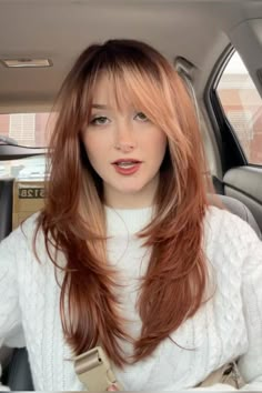 70s Hair Layers Long, Copper Layered Hair, Curtain Bangs Long Hair Layers Ginger, Long Ginger Hair With Bangs, 70s Feathered Hair Long, 70s Feathered Hair Bangs, Hair Idea, Hair Things, Hair 2024