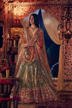 Mehndi Ideas, Indian Outfits Lehenga, Traditional Indian Dress, Green Lehenga, Indian Dresses Traditional, Indian Bridal Dress, Traditional Indian Outfits, Bridal Dress Fashion