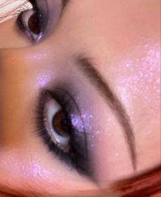 Disco Prom Makeup, Hooded Upturned Eye Makeup, Ethereal Eyeshadow Looks, Jewel Tone Eyeshadow, Cute Purple Eyeshadow Looks, Raven Makeup Look, Fancy Eye Makeup Looks, Purple Halloween Eye Makeup, Edgy Eyeshadow Looks