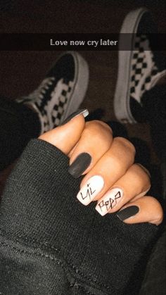 Edgy Nails Grunge Coffin, Pink Grunge Nails, Lil Peep Nails Acrylic, Edgy Nails Grunge, Grunge Nail Designs, Lil Peep Nails, Jenny Core, Peep Nails, Tattoos Lyrics