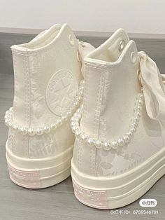 White Coquette Shoes, Couqutte Shoes, Pretty Shoes Aesthetic, Shoes For Spring 2024, Croquette Shoes, Coquette Shoes Sneakers, Coquette Crocs, Quince Converse