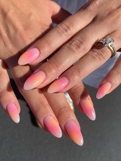 From Square To Almond Nails, Vacay Nails Almond, Peach Aura Nails, Sun Set Nails, Ora Nails Ideas, Light Aura Nails, Ombre Nail Designs Summer, Gel X Nail Designs Summer, Summer Nails Aura