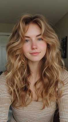 Jahodová Blond, Pale Skin Hair Color, Curly Haircuts, Hair 2024, Fashion Sketch, Rich Kids