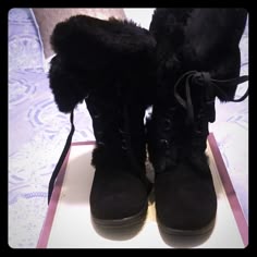 Faux Fur Lining Black Boots Size 8 Fluffy Knee High Boots, Girlboss Outfits, Black Fur Boots, Alt Shoes, Fur Winter Boots, Goth Fits, Thrift Inspo, Bass Shoes, Faux Fur Boots