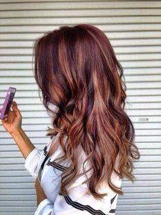 Light brown hair with highlights Dimensional Brunette, Red Highlights, Hair Color And Cut, Fall Hair Color, Hair Envy, Great Hair, Hair Dos, Beach Waves, Hair Skin