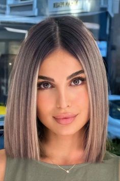 50 Cute Blunt Cut Ideas That’ll Convince You to Ditch Those Layers Haircuts Ideas For Women, Blonde Hair Short, Short Stacked Bob, Short Blonde Bob, Stacked Bob Haircuts, Short Stacked Hair, Short Stacked Bob Haircuts, Anna Hair, Shoulder Length Haircuts