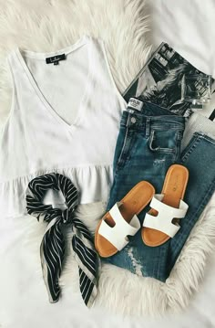 pin: paytonbrous San Simeon, White Crop Tank, White Crop Top Tank, Fashion Mode, Looks Style, Spring Summer Outfits