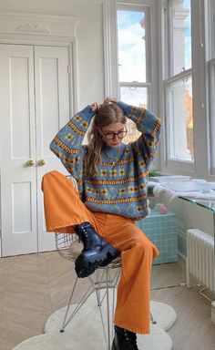 Olivia Frost, Autumn Outfit Inspo, Orange Pants, Estilo Hippie, Thrifted Outfits, Autumn Outfit