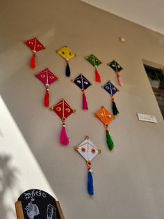 These are handmade kites by artisans of Rajasthan Sankranti Jwellery For Kids, Makar Sankranti Couple Photoshoot, Decoration For Makar Sankranti, Bornahan Rangoli, Sankranti Decoration Ideas At Home, Kite Decoration For Sankranti, Sankrant Decoration At Home, Utrayan Decoration