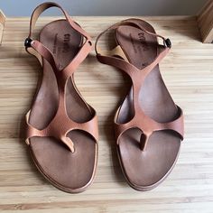 New Pair Of Cydwoq Cedar Sandals In A Tan Color. Size 40.5. Upgraded Soles To Vibram Rubber. Cydwoq Sandals, Cydwoq Shoes, High Heel Sandals Platform, Sandals Platform, Tan Color, Heel Sandals, High Heel Sandals, Women's Shoes Sandals, High Heel