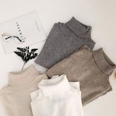 Flat Lay Photography Fashion, How To Have Style, Harajuku Aesthetic, Vogue Knitting, Clothing Photography, Looks Street Style, Jive, Ribbed Knit Sweater, Garter Stitch