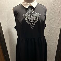 Nwts Plus Sz 2x Black Hottopic White Collared Moth Dress. Elastic Waist, Has Pockets. Never Worn Moth Dress, Lounge Wear Summer, Hot Topic Dresses, White Collar, Hot Topic, Diy Clothes, Moth, Elastic Waist, Colorful Dresses