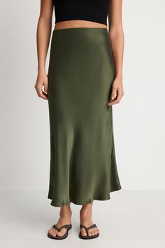 This minimalist maxi skirt can be dressed up or down depending on the occasion. Cut on the bias for a flattering fit and crafted from sandwashed silk satin. Elasticated waistband. Merry Chrysler, Silk Laundry, Bias Skirt, Raquel Allegra, French Seam, Satin Maxi, Satin Skirt, Maxi Skirts, Dress First