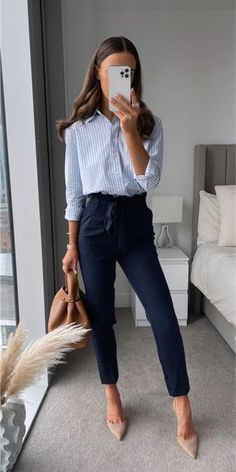 Assistant Outfit Office, Doctor Office Outfits Women, Women Workwear Office Wear, Business Office Outfits Women, Women Buisness Attire, Coorporate Girl Outfit, Basic Business Casual Outfits, Women’s Business Causal, Business Casual Spring Outfits For Women