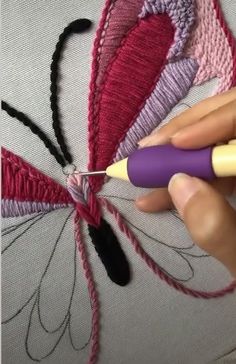 Embroidery Videos, Butterfly Effect, Punch Needle Embroidery, Tapestry Art, Punch Art, Videos Design, Punch Needle