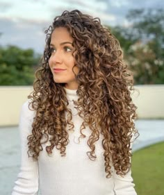 Bronde Balayage Curly Hair, Curly Hair Beauty, Crimped Hair, Blonde Curly Hair, Curly Hair Wig