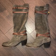 Barely Worn, Size 6 Frye Suede Boots. Such Great Quality And Condition, These Boots Are Amazing And So Unique Frye Shoes, Suede Boots, Shoes Heels Boots, Shoes Women Heels, Heeled Boots, Brown And Grey, Shoes Heels, Size 6, Women Shoes