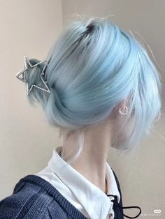 Pastel Blue Hair Highlights, Light Blue Hair Ideas, Blue Hair Reference, Light Blue Hairstyles, Light Blue Hair Aesthetic, Light Blue Short Hair, Blue Hair Oc, Light Blue Hair Color, Blue Dyed Hair