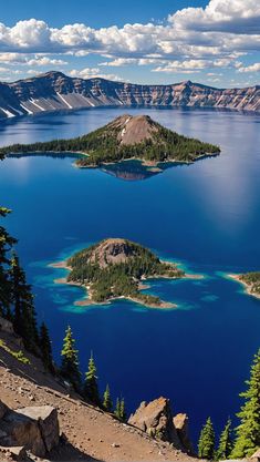 Explore the Majestic Beauty of Crater Lake National Park 🌲 Hiking Views, Klamath Falls Oregon, Oregon Nature, Nature Wonders, Crater Lake Oregon, Oregon Trip, National Parks America, Oregon Waterfalls, Klamath Falls