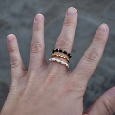 Stretchy Beaded Rings - Approximately Size 6 But Can Fit Slightly Up Or Down. Handmade Seed Bead Rings, Rings Colorful, Summer Necklaces, Stretch Rings, Bead Rings, Diy Beaded Rings, Diy Beaded Bracelets, Stackable Ring Sets, Diy Jewelry Unique