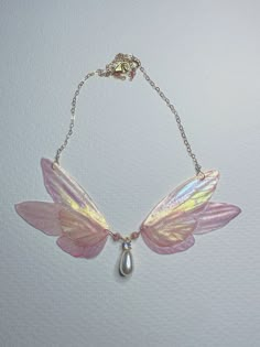 Diy Butterfly Accessories, Pink Butterfly Necklace, Whimsical Jewelry Diy, Fairy Necklace Diy, Pink Accessories Aesthetic, Butterfly Accessories, Butterfly Necklaces, Butterfly Aesthetic