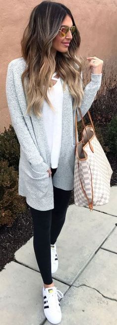 nice This is such a cute outfit with black leggings!... Looks Adidas, White Sneakers Outfit, Sneakers Sale, Black Leggings Outfit, Fall Trends Outfits, Legging Outfits, Mens Running, White Sneakers Women, Mode Casual