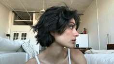 insta @yeslydimate Yeslydimate Hair, Yeslydimate Short Hair, Black Hair Inspo Short, Choppy Short Hair, Short Wolf Cut, Short Choppy Bob, Dark Bob, Short Hair Outfits, Short Wavy Haircuts