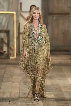 Ralph Lauren Ready To Wear Spring Summer 2024 New York – NOWFASHION Ralph Lauren Ready To Wear, Ralph Laurent, Ralph Lauren Fall, Spring Summer 2024, Estilo Boho, Summer 2024, Ready To Wear, Black Dress