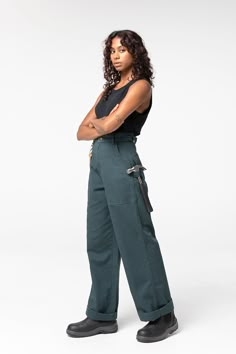 You’ve asked: we delivered! A wider leg work pant with all the bells and whistles - enter the SÜK Construction Pant. Ready for work and durable enough for any play. This style combines some of the best elements of our Station Pants and our 2 Way Pants. We’ve dropped the pleats for a smooth fit through the front and add