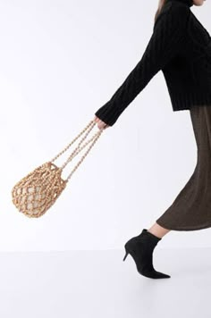 Artesanía: El bolso más bonito de la temporada está en Zara con diez versiones para enamorarte Bag Shoot, Zara Purse, Shooting Studio