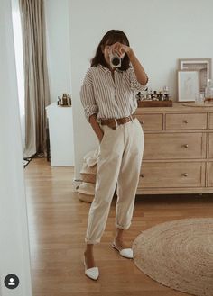 Jean Beige, Minimalist Moda, Home Outfit, Work Outfits Women, 가을 패션, Business Casual Outfits, Work Attire