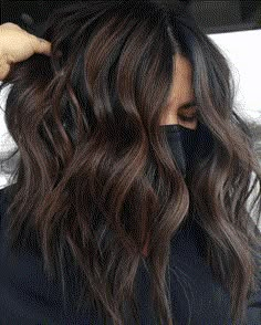 Sunkissed Hair Highlights, Warm Brunette Balayage, Chocolate Cherry Brown Hair, Cherry Brown Hair, Sunkissed Hair Brunette, Sunkissed Hair, Hair Stules, Brown Hair Trends, Warm Brunette