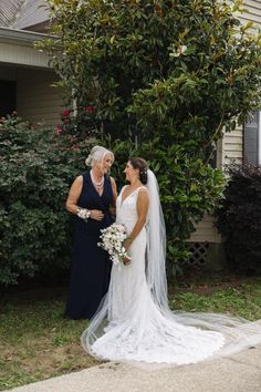 A rustic wedding at a charming cattle barn house features a warm, earthy atmosphere with wooden accents and open spaces. The bride’s look is elegant yet simple, with a long veil cascading gracefully behind her. The veil complements her classic updo, which is styled to perfection, adding sophistication to the rustic setting. Natural, organic details from the venue blend beautifully with the bride’s understated style, creating a perfect balance of rustic charm and timeless elegance. Rustic Ranch Wedding, Cathedral Length Wedding Veil, Timeless Bride, Cattle Barn, Classic Updo, Wedding Casual