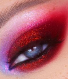 Red Dramatic Makeup, Red And Purple Eyeshadow, Red And Purple Makeup, Red Eyeshadow Look, Goth Eye Makeup, Purple Makeup Looks, Harley Quinn Makeup, Purple Eye Makeup, Witch Makeup