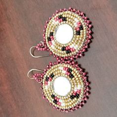 Hand Beaded Dangle Earrings Size 10 Beads Never Worn Native Beading Patterns Design, Native American Beaded Earrings Pattern, Native American Beadwork Earrings, Beaded Earrings Pattern, Beautiful Beaded Earring, Native Beading Patterns, Beaded Earrings Native, Felt Beads, Beadwork Designs